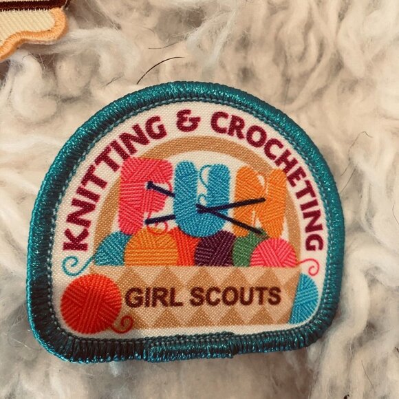 LOT/BUNDLE OF 30 GIRL SCOUT Iron On Patches Badges Never Been Used NEW - Picture 11 of 11